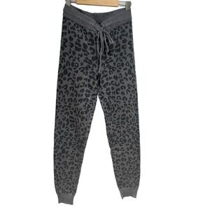 HEARTLOOM grey animal print slim lounge pants - size xs